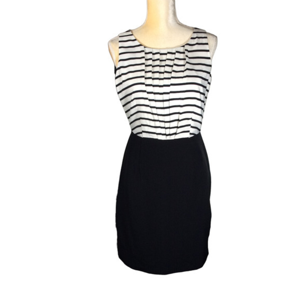 Cremieux Size 4 Black & Wite Sleeveless Dress